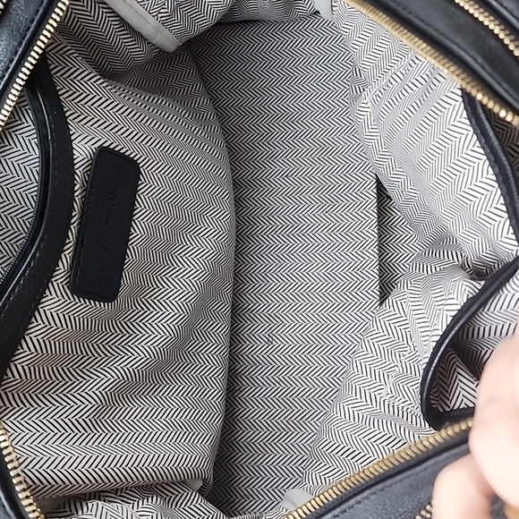 Steve Madden black bag. - Picture 8 of 11